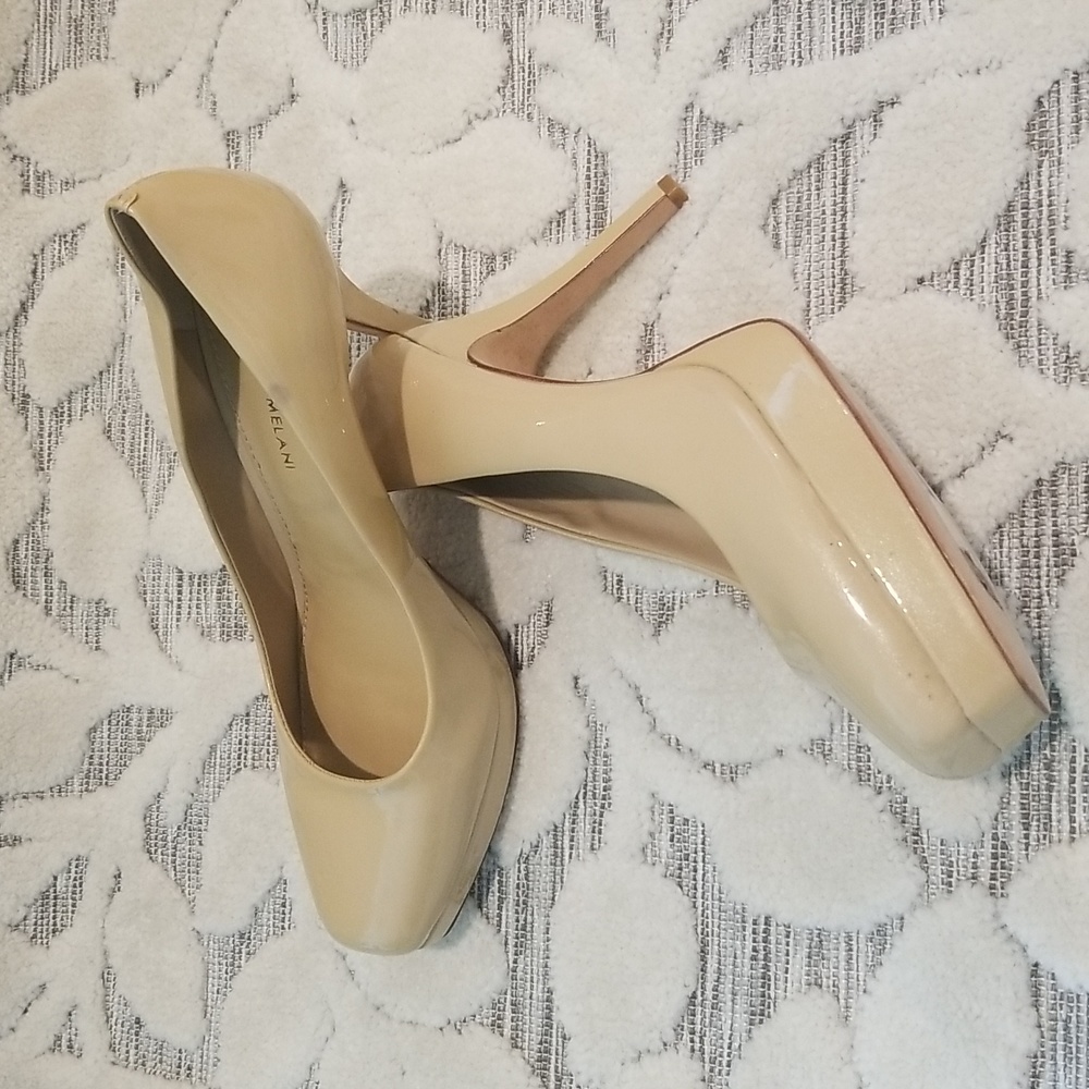 EVERYTHING MUST GO SALE!! BEST OFFER. S 11 Antonio Melani beige platform heels. - Picture 4 of 5